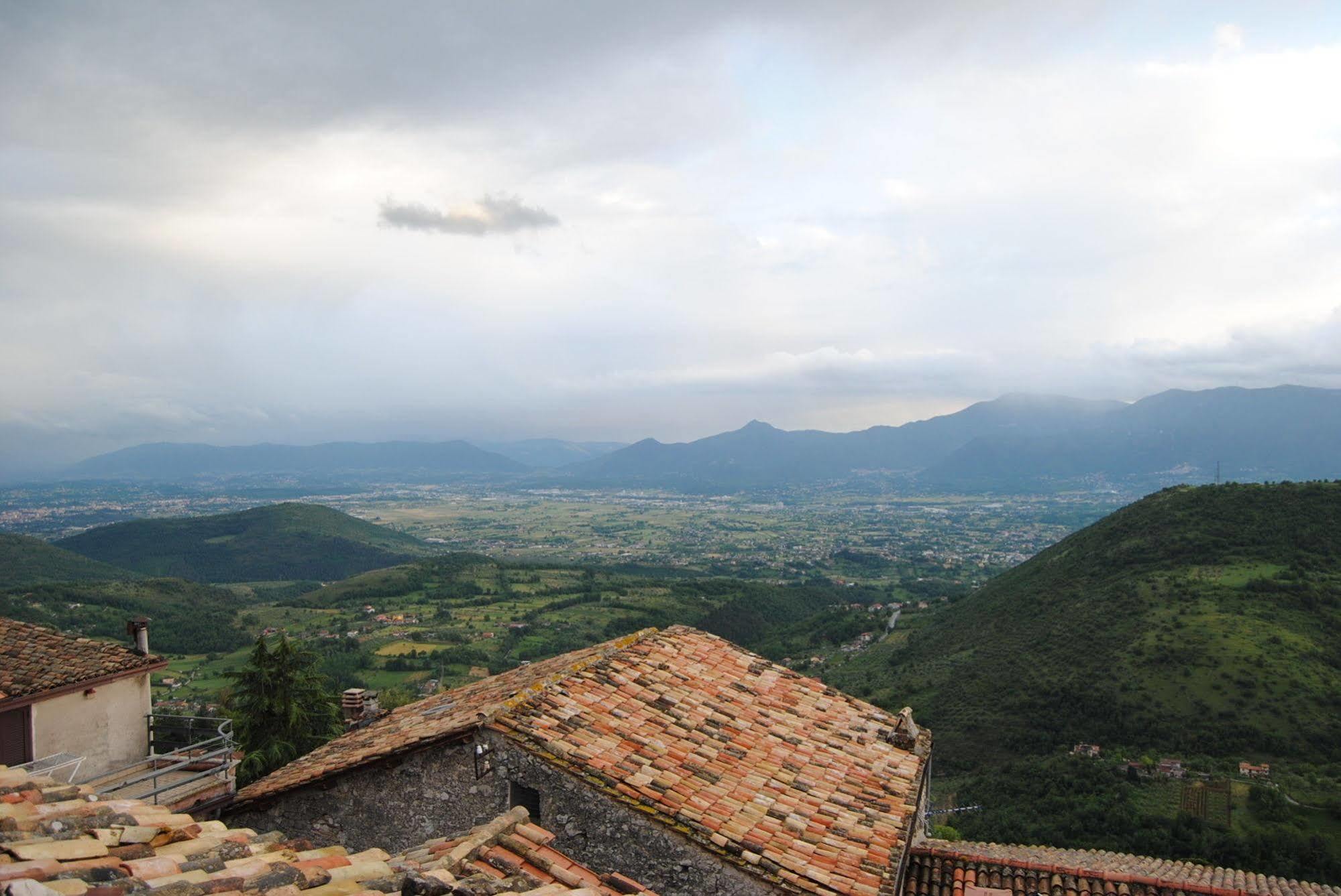 Locanda Il Falco Nero Fumone Ngoại thất bức ảnh